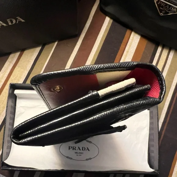 PRADA Tri color leather snap wallet w/COA box/tissue